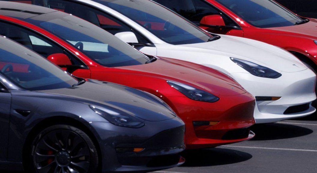 Tesla решили засудить за распространение видео с камер электромобилей