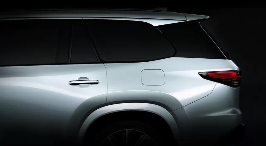 Lexus рассекретил салон нового кроссовера TX с необычными дверными ручками