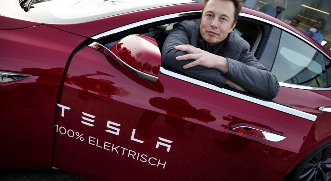 Илон Маск ответил российским владельцам Tesla