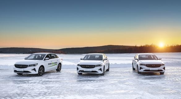 Geely вывел на тесты первый гибридный седан на метаноле