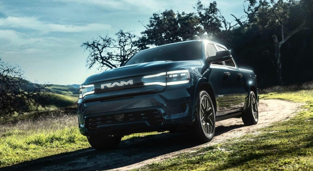 Электропикап RAM 1500 REV стал самым дальнобойным в классе