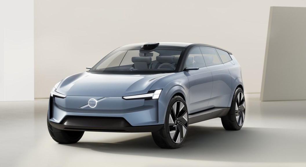Volvo рассекретил салон нового электрокросса EX90