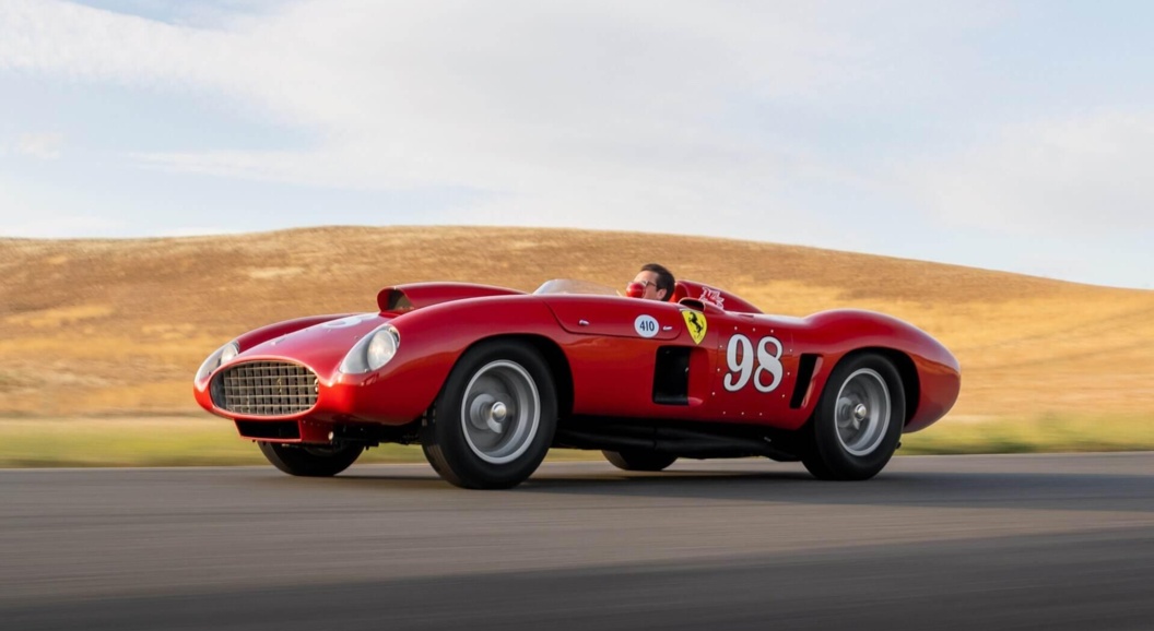 Легендарный Ferrari Кэрролла Шелби продадут вместе с поздравительными письмами Энцо Феррари