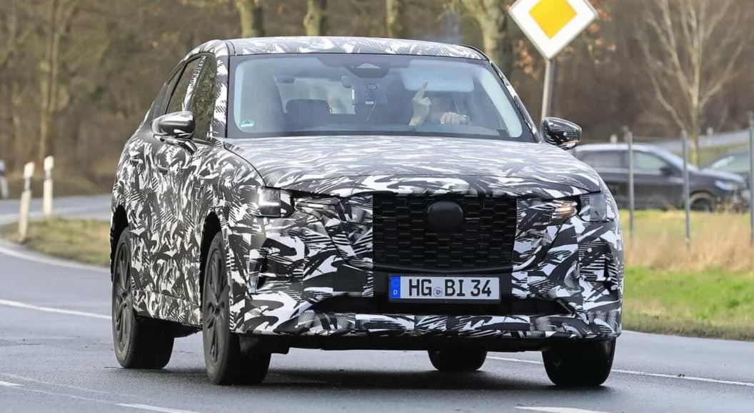 Mazda рассекретила салон нового кроссовера CX-60
