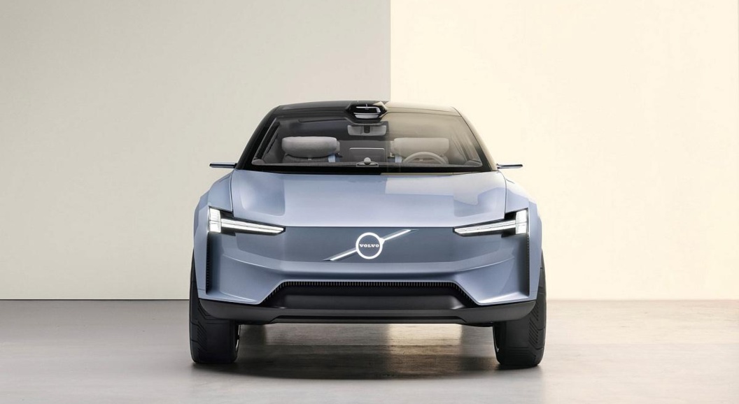 Новый электрокросс Volvo EX90 будет похож на яхту