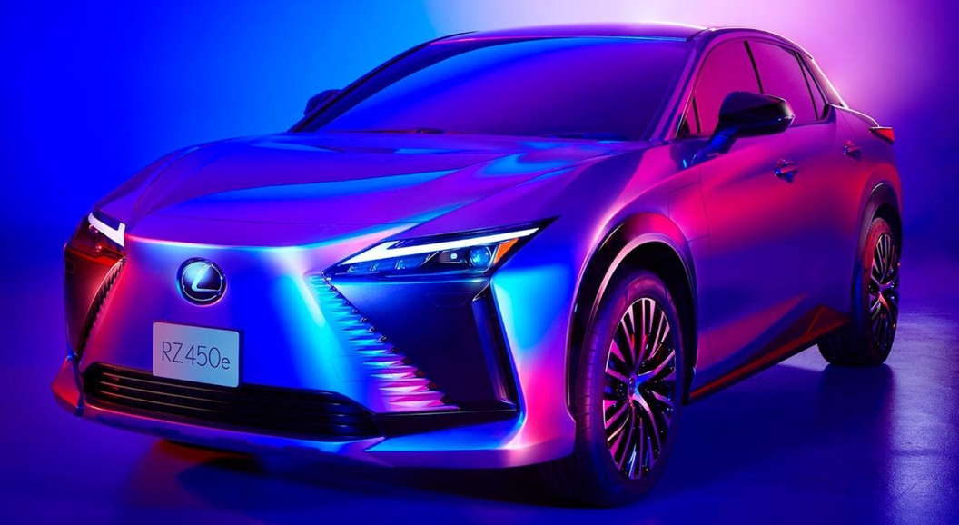 Появились первые официальные фото нового электрокроссовера Lexus RZ 450e