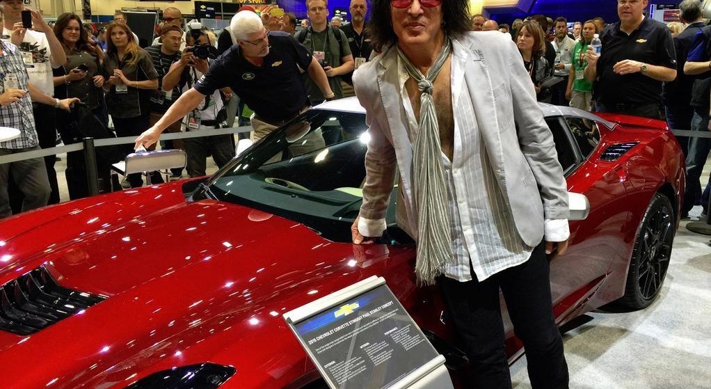 Фронтмен группы Kiss продаёт свой Corvette C8 вместе с гитарой