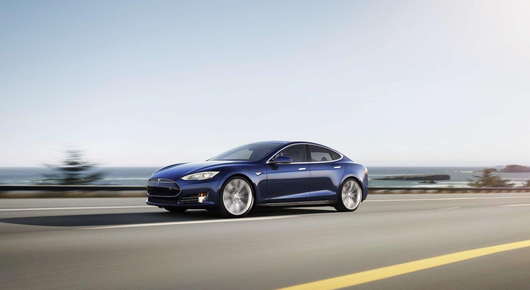 Tesla грозит запрет на продажу машин из-за &laquo;неправильного&raquo; автопилота