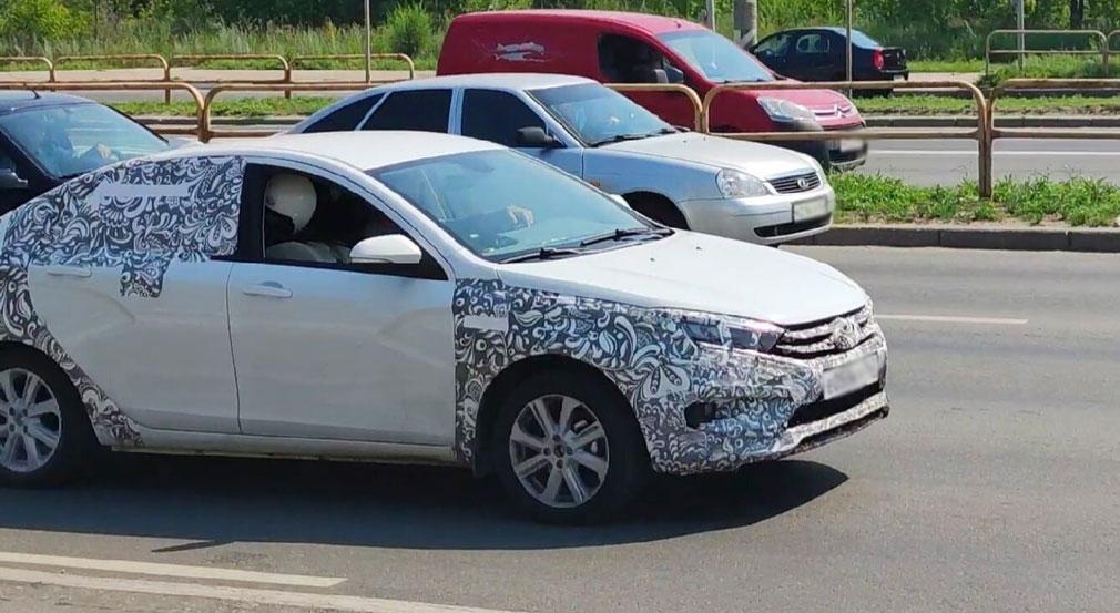 Обновлённая Lada Vesta получит необычную переднюю панель