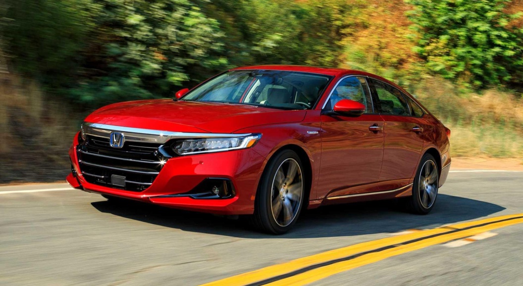 Появились первые официальные изображения нового Honda Accord