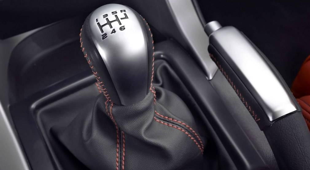 Механическая коробка передач встала на пути подростков-угонщиков