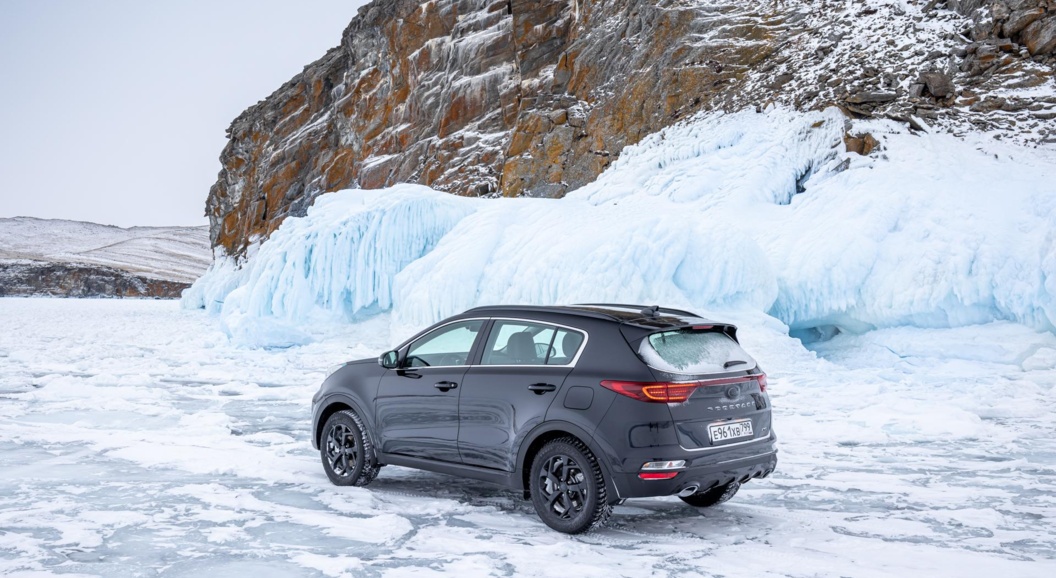 Ледяной плен: как очистить машину после ледяного дождя