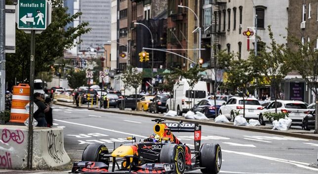 &laquo;Дальнобойщик Перес&raquo;: Red Bull сняла фильм о поездке своего пилота из Нью-Йорка в Майами