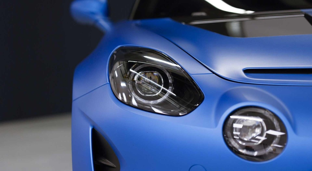 Хардкорный Alpine A110 R стал самой лёгкой и быстрой моделью бренда