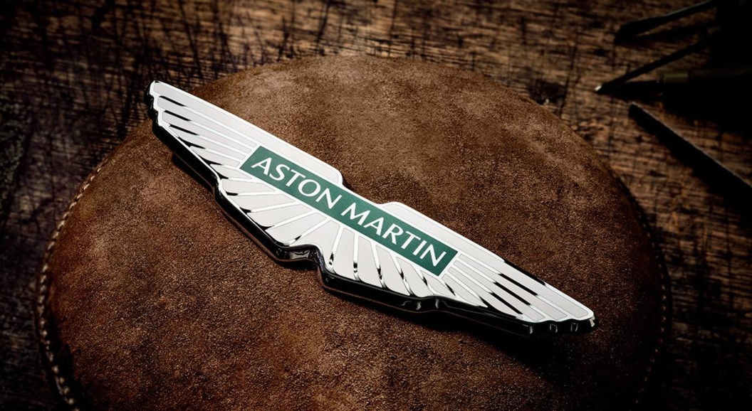 Aston Martin в восьмой раз обновил свой логотип