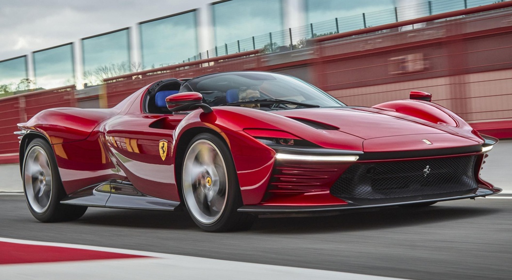 Титановая перьевая ручка Ferrari вдохновлена спорткаром Daytona SP3