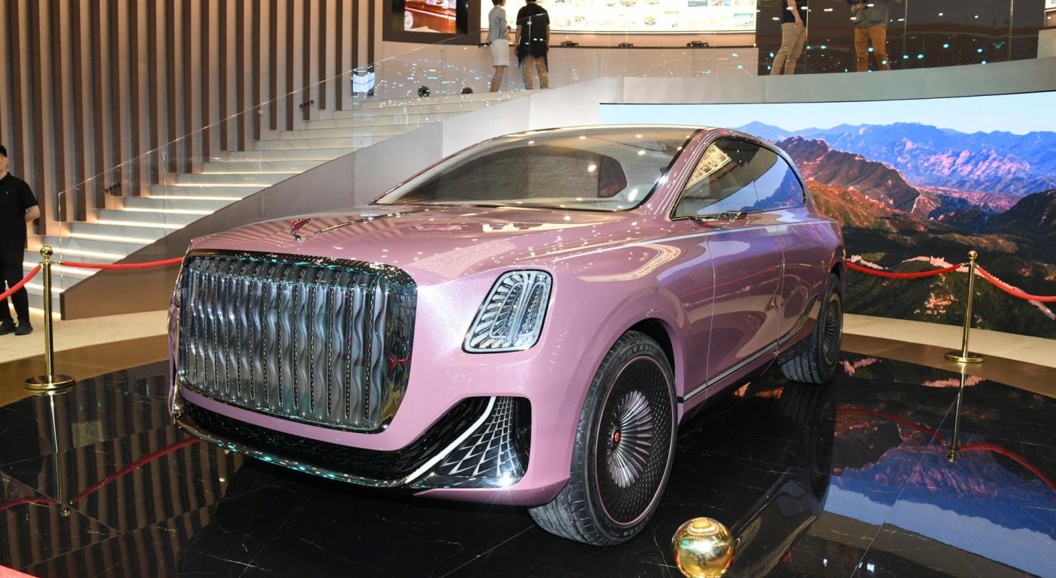 Hongqi показал электрокроссовер E-LS без руля и педалей