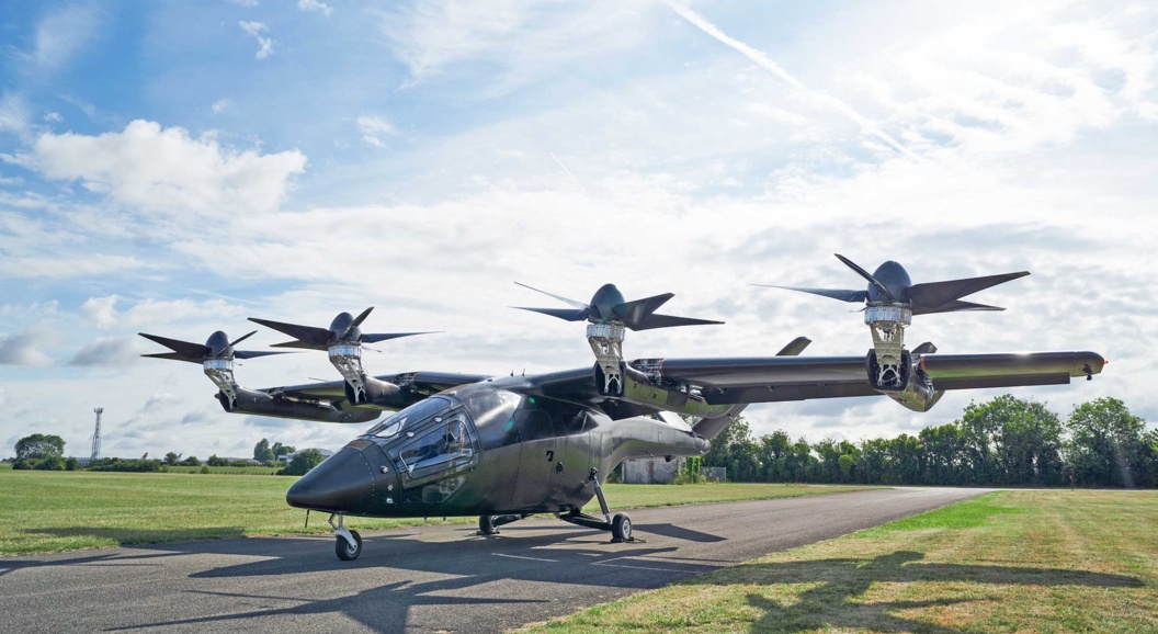 В Великобритании беспилотное аэротакси совершило свой первый полёт