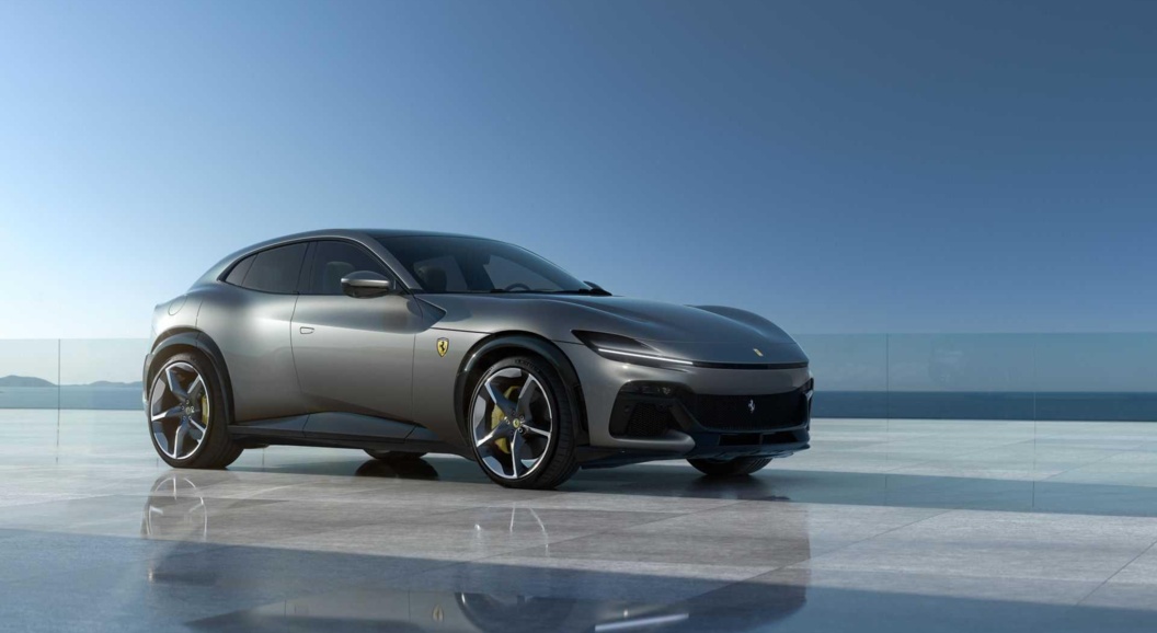 Первый в истории кроссовер Ferrari: распашные двери и мощный V12