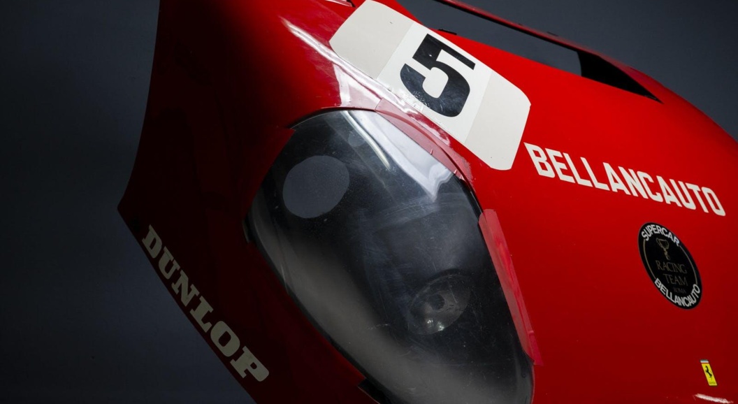 На аукцион выставят капот от редкого болида Ferrari