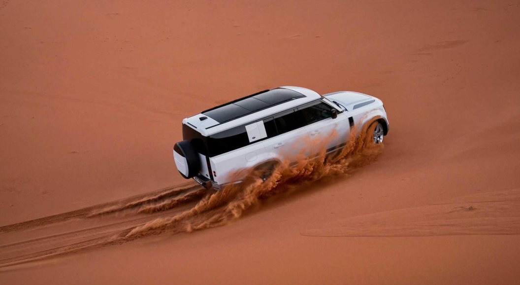 Новый Land Rover Defender стал самым большим и роскошным в семействе