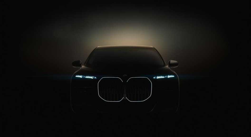 &laquo;Лучше на тракторе&raquo;: пользователи соцсетей сравнили новую BMW 7-Series с сельхозтехникой