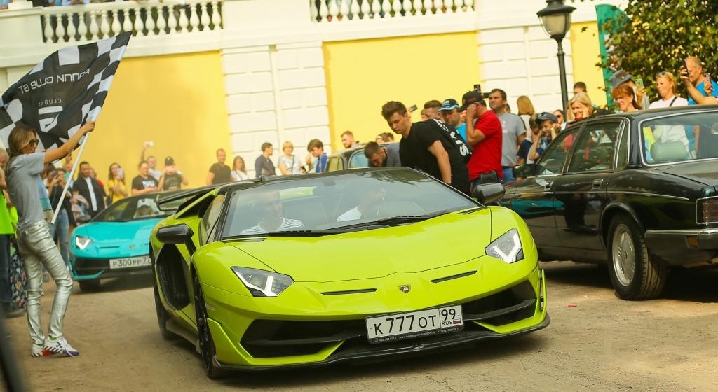 Участники ежегодного ралли суперкаров Club GT стартуют от Музея-усадьбы &laquo;Архангельское&raquo;