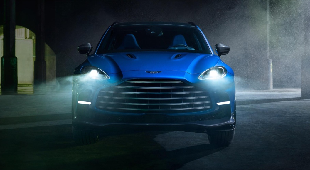 &laquo;Вжух!&raquo; Aston Martin выпустил самый мощный и быстрый люксовый SUV в мире