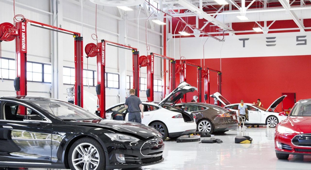 Tesla хочет внедрить технологию обслуживания электрокаров как в &laquo;Формуле-1&raquo;