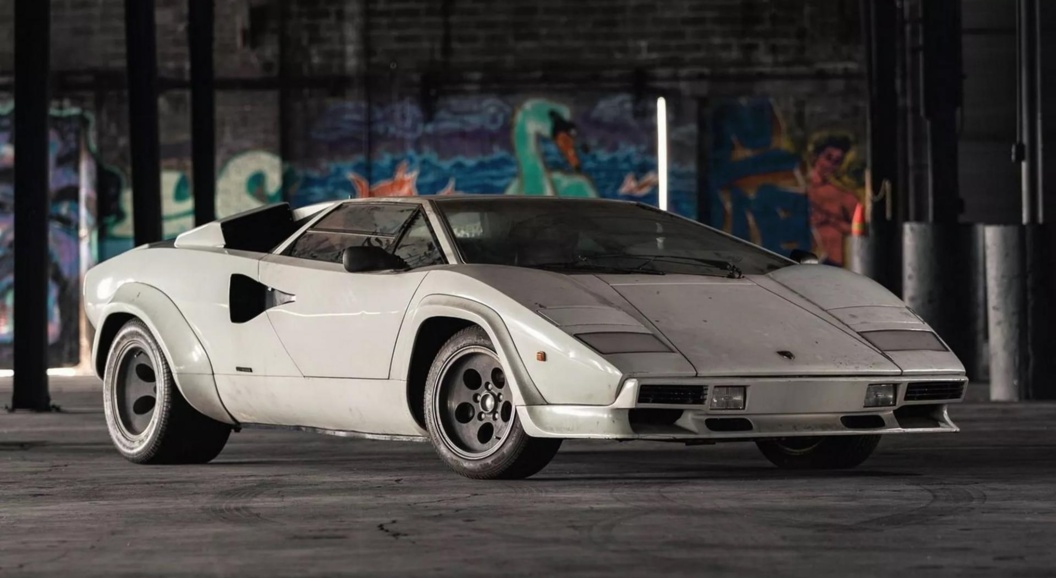 Первый в истории Lamborghini Countach LP500S, принадлежащий рок-звезде, уйдёт с молотка