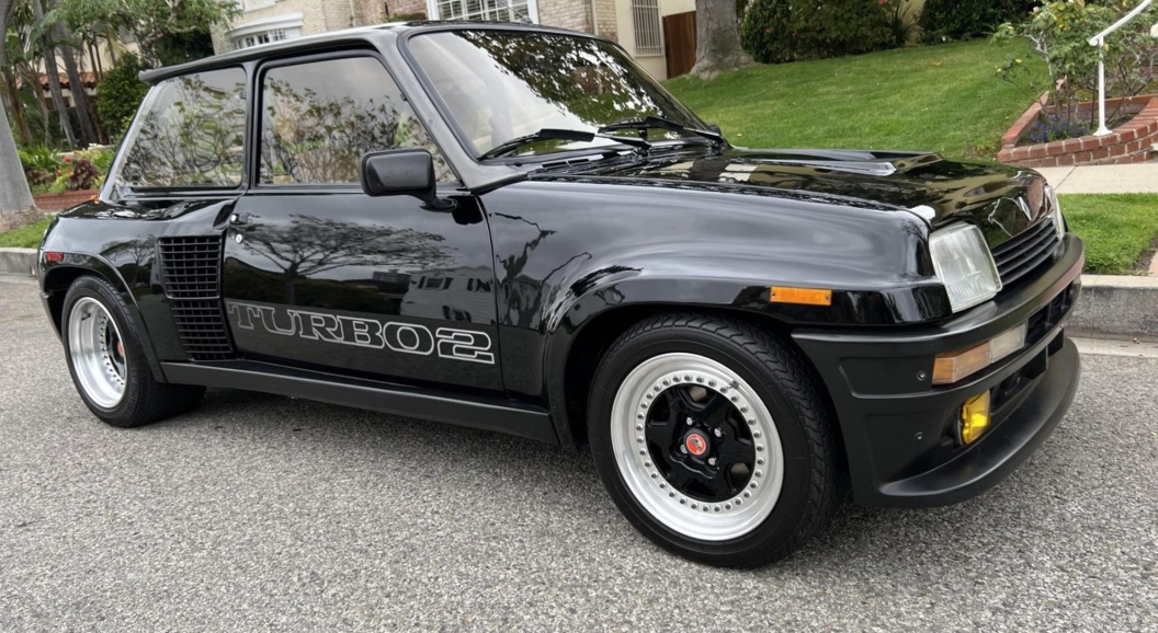 Лимитированный хот-хэтч Renault R5 Turbo 2 продали за рекордную сумму