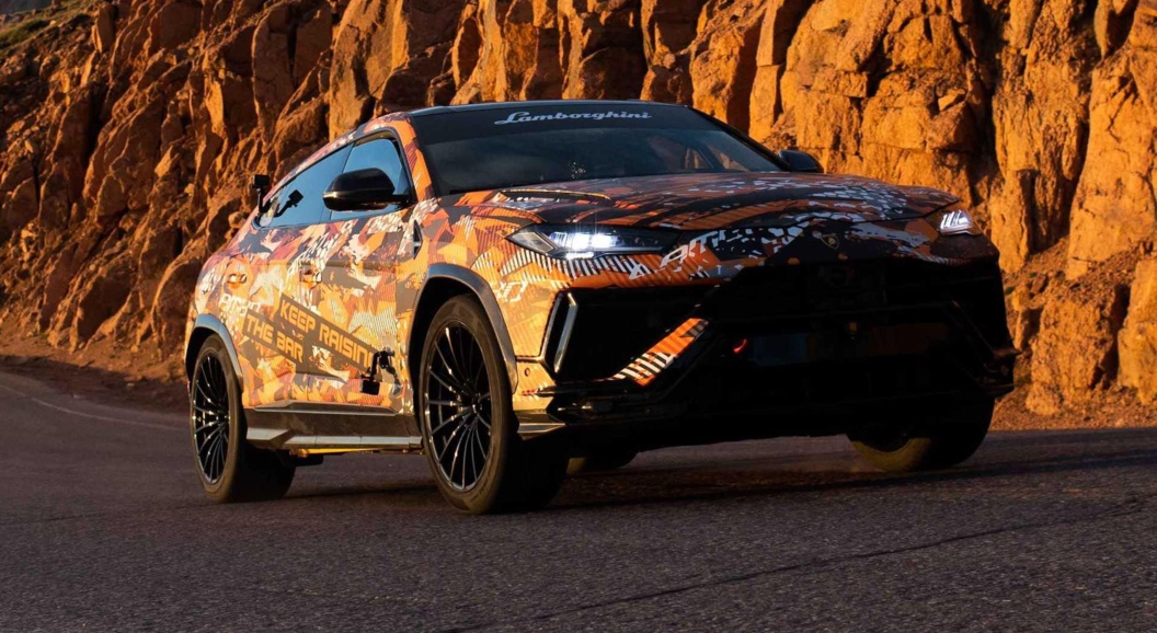 Обновлённый Lamborghini Urus стал рекордсменом по подъёму на Пайкс-Пик