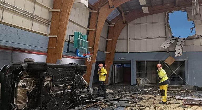 Бельгийский футболист пробил стену здания на &laquo;летающем&raquo; авто