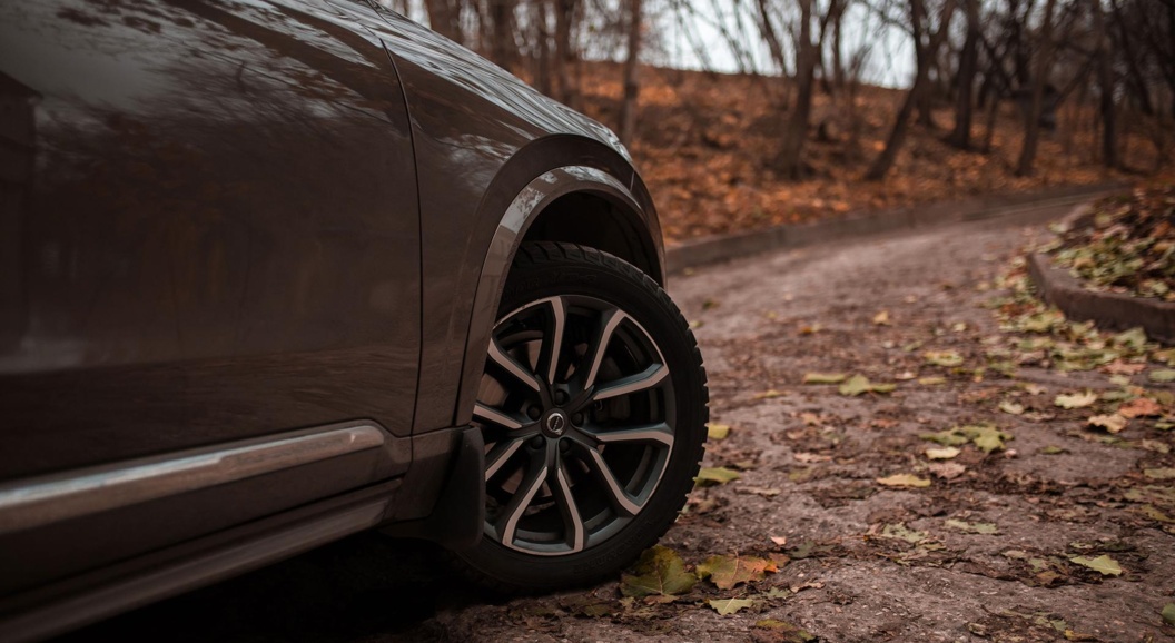 Скоро лето: когда пора менять зимнюю резину на летнюю