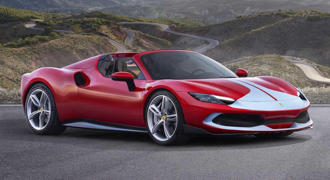 Гибридный Ferrari 296 GTS получил жёсткий складной верх из двух частей