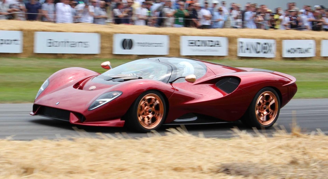 De Tomaso анонсировал выход карбонового суперкара P900