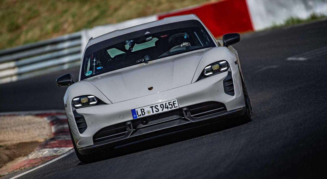 Porsche Taycan Turbo S установил новый рекорд Нюрбургринга