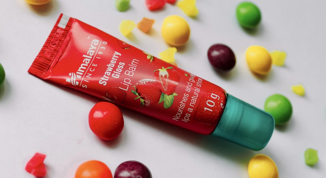 Новинка Himalaya: бальзам для губ Strawberry Gloss