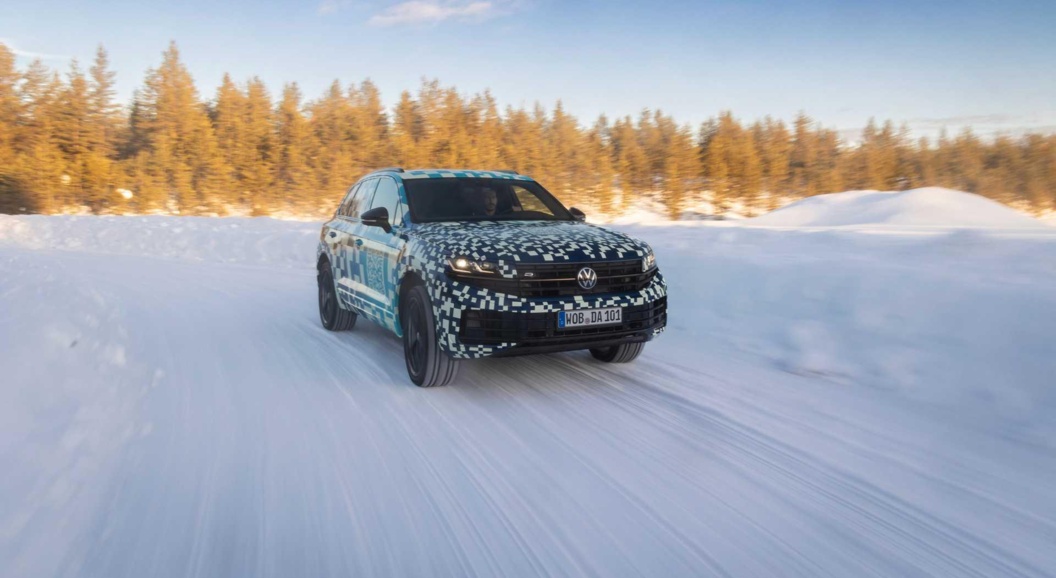 Появились первые официальные снимки обновлённого Volkswagen Touareg