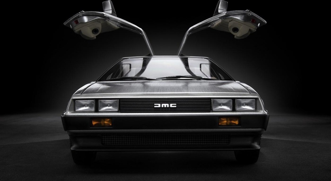 Легендарный DeLorean возродят в виде электрокара: опубликован первый тизер
