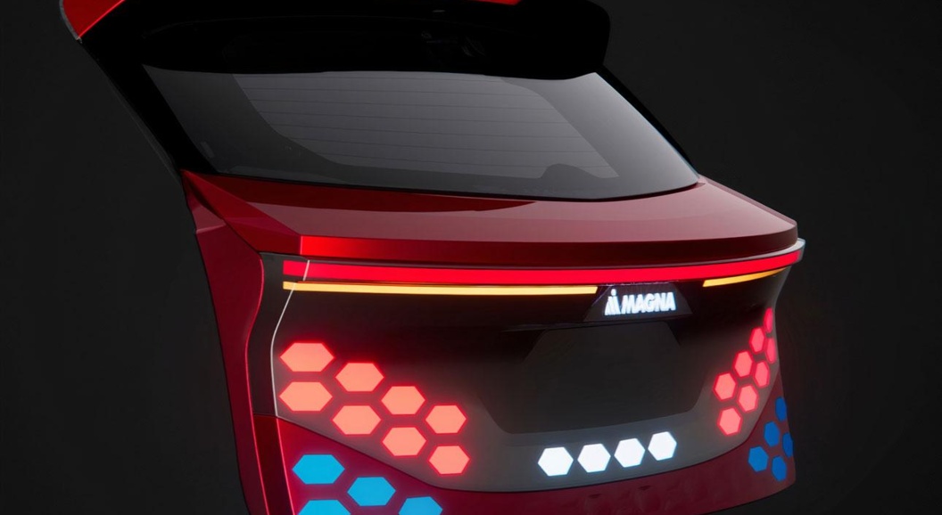 Компания Magna выпустила необычную светящуюся багажную дверь