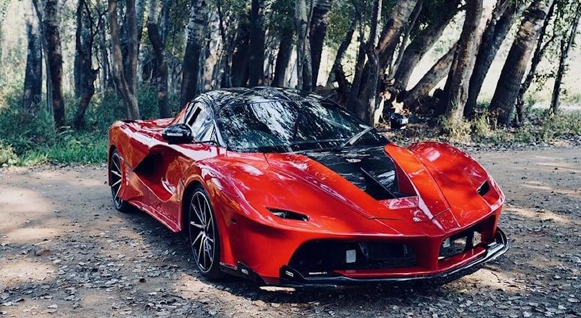 Африканец решил переделать Audi R8 в реплику Ferrari