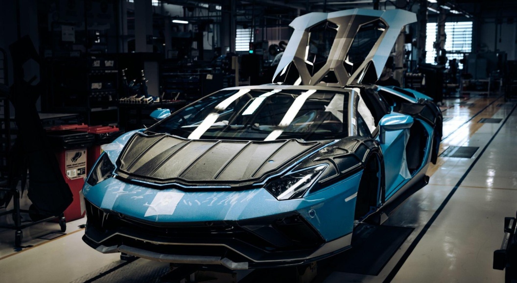 Теперь точно всё: Lamborghini выпустила последний экземпляр Aventador