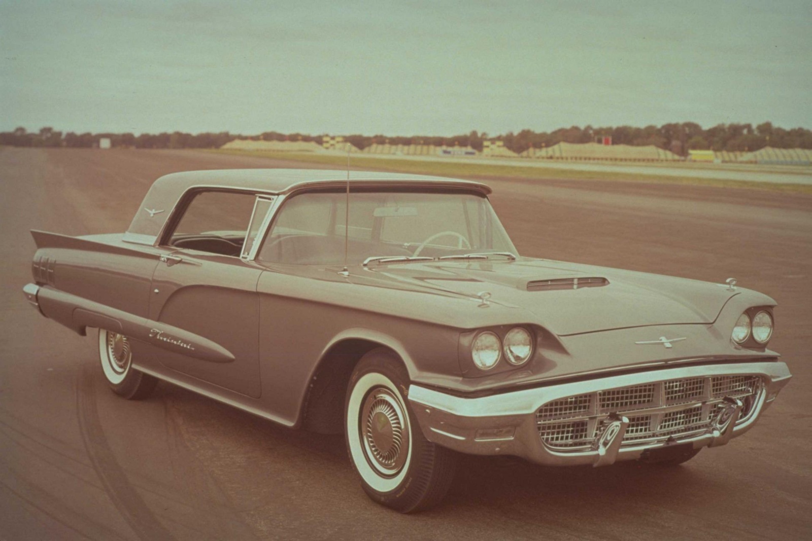 vfgdkpbw_5ddd0627624ef_60_ford_thunderbird_manu-01.jpg