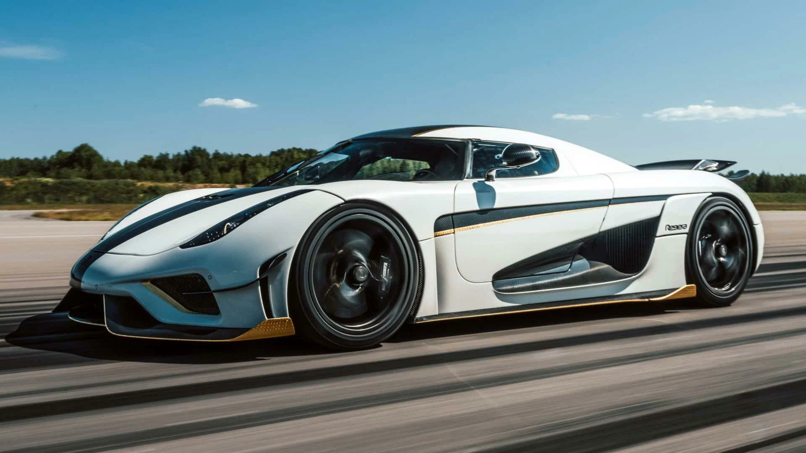 Машина Koenigsegg Agera будущего