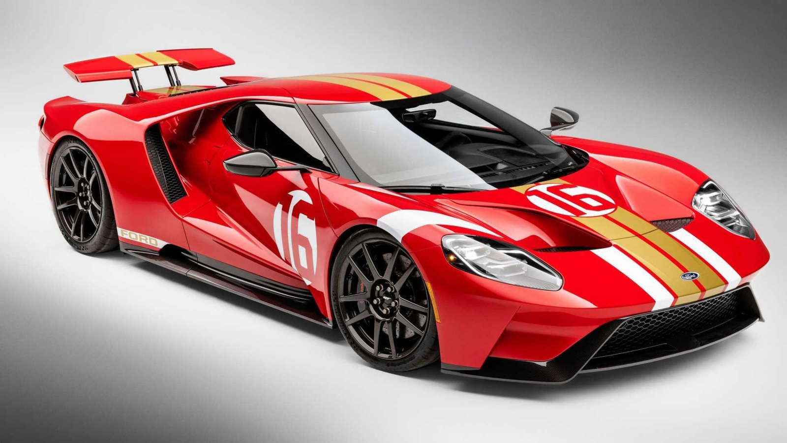 ayqntrhd_620a22fa7d7ab_2022-ford-gt-alan-mann-heritage-edition-front-view.jpg