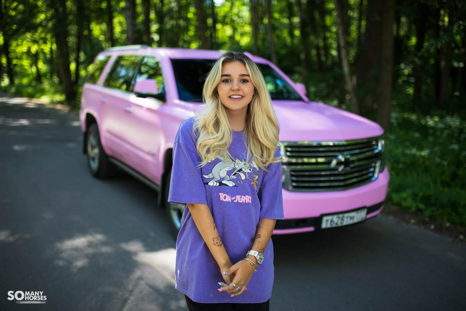 Тикток-блогер Ева Миллер и ее машина: горячие фото и эксклюзивные подробности