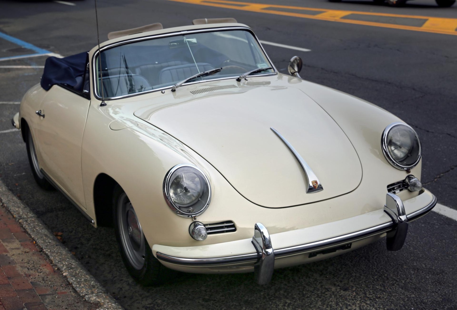 xzwijbae_5e68c3e1cb5ac_porsche-356-1964.jpg