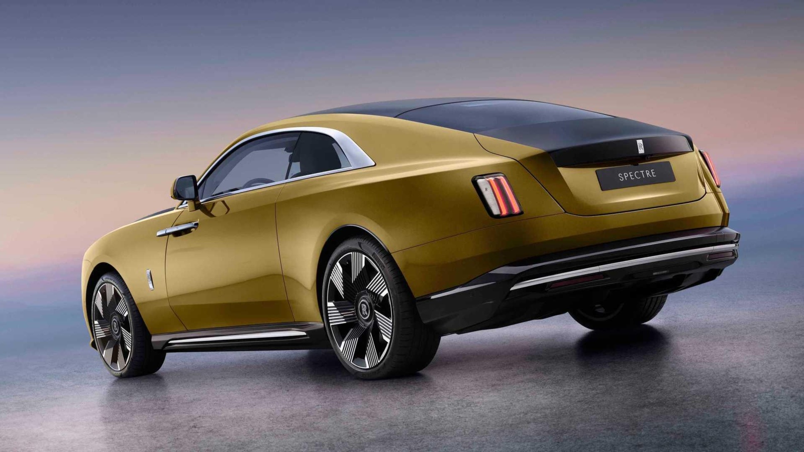 yazbsprj_634f0904a83af_2023-rolls-royce-spectre-4.jpg