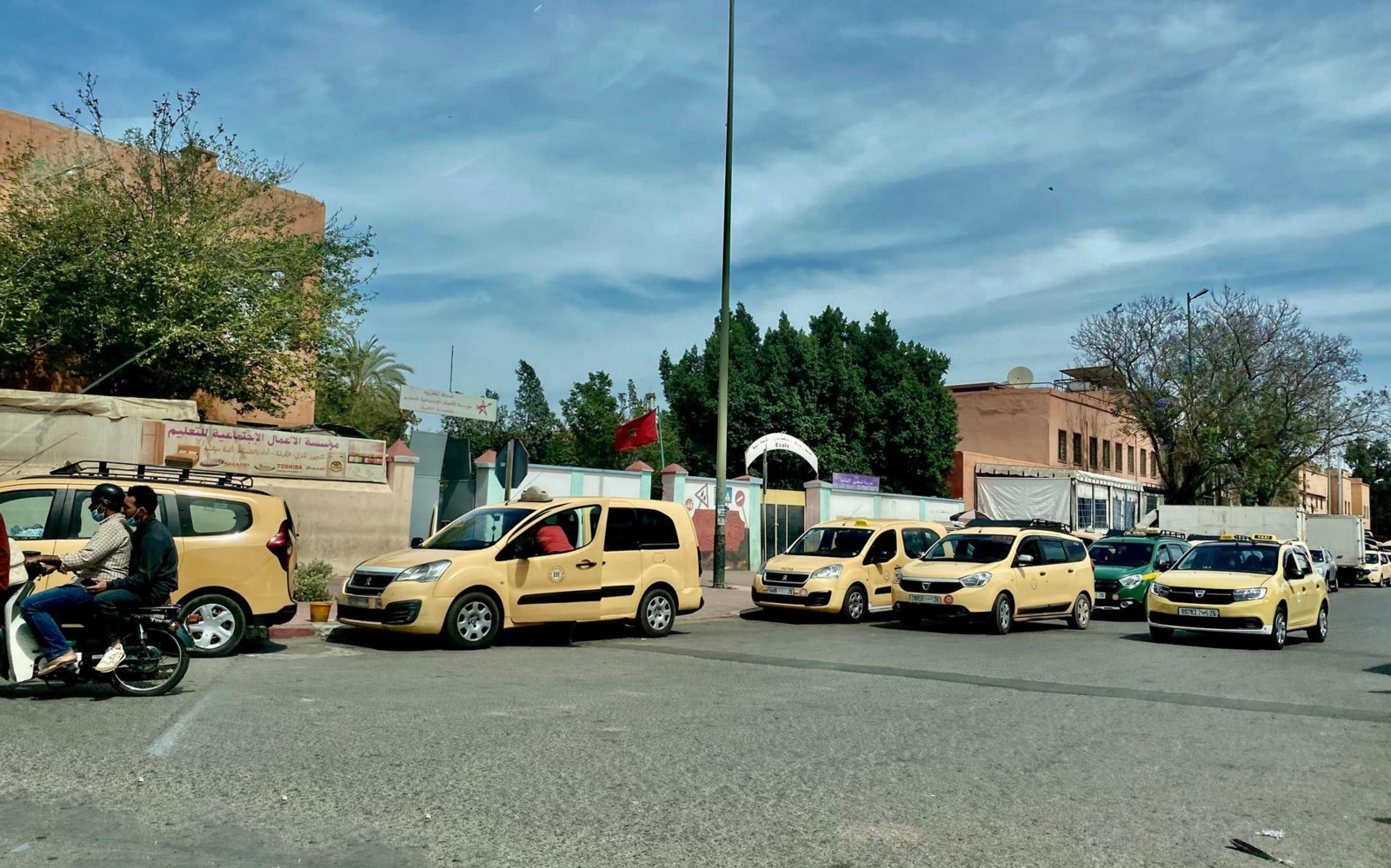 dlzuaybr_615b138477da0_5-foto-yellow-taxi.jpg